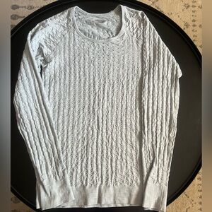 Athleta XL Gray Stretch Epitomize Texture Quilt Pucker Long Sleeve Shirt 152502